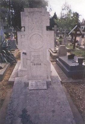 Кладбище Сен-Женевьев де-Буа. Могила генерал-лейтенанта М. Н. Граббе (1942)