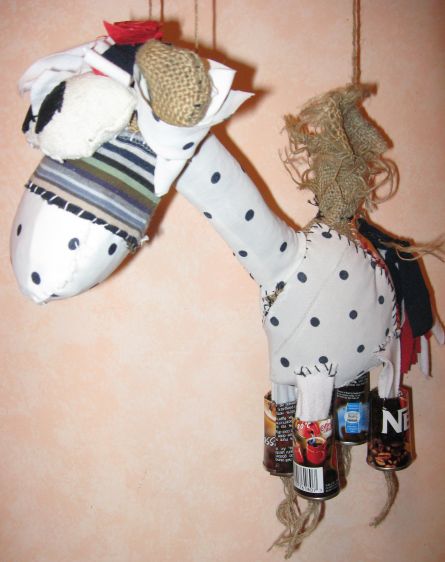 Одногорбый верблюд, вид в профиль, рождественская марионетка, 2008 г.