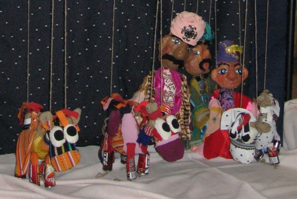 Волхвы и Верблюды, сцена из кукольного спектакля