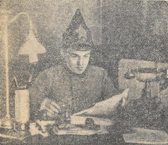 Ян Берзин в рабочем кабинете. 20-е годы.